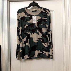 NWT Zesica camouflage shirt